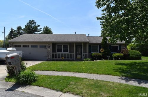 425 Hummingbird Dr, Greentown, IN, 46936-1379 | Card Image