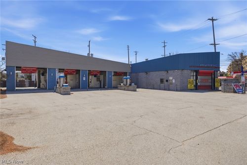 15610 Lake Shore Blvd, Cleveland, OH, 44110-1019 | Card Image