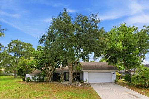 3927 Country View Lane, SARASOTA, FL, 34233 | Card Image