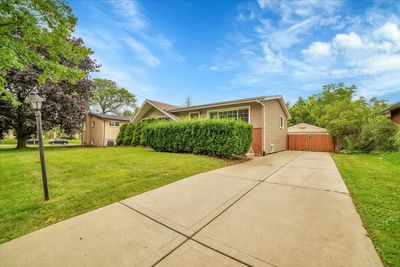 602 E Dogwood Lane, House other with 3 bedrooms, 1 bathrooms and 2 parking in Mount Prospect IL | Image 2