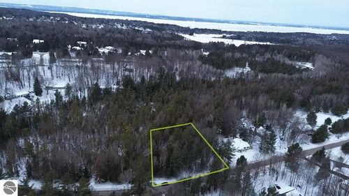 4715 Springbrook Dr, Williamsburg, MI, 49690-9330 | Card Image