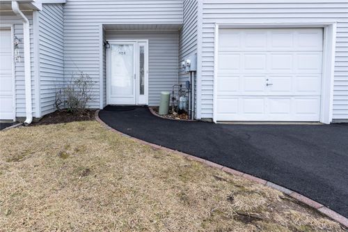 1105-1105 Sara Cir, Port Jefferson Station, NY, 11776-2747 | Card Image