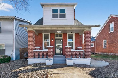 1212 N 3rd St, Saint Charles, MO, 63301-2110 | Card Image