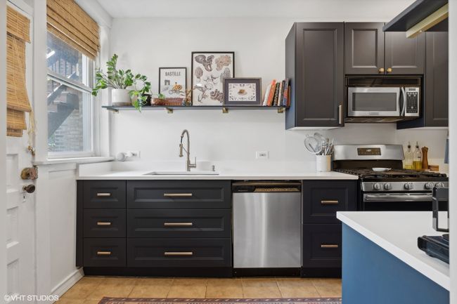 APT-1 - 6609 N Newgard Ave, Condo with 3 bedrooms, 2 bathrooms and null parking in CHICAGO IL | Image 9