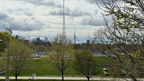 th106-6 Parkwood Ave, Toronto, ON, M4V0A3 | Card Image