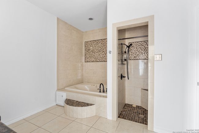 3103 Dante Loop, House other with 4 bedrooms, 4 bathrooms and null parking in Laredo TX | Image 16