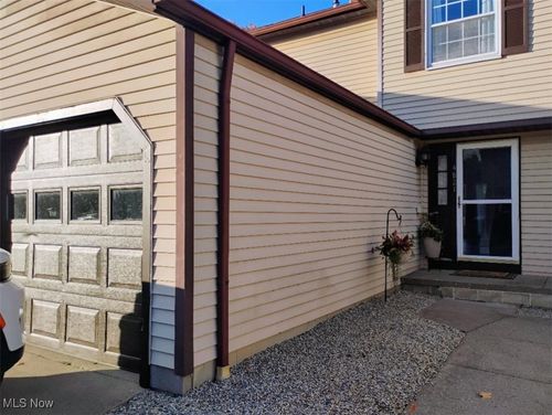 4821 Grafton Rd, Brunswick, OH, 44212-2011 | Card Image