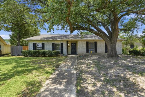 3517 Knoll Point Dr, Garland, TX, 75043-6228 | Card Image