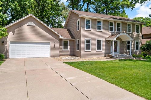 13545 Glasgow Ln, Apple Valley, MN, 55124-7631 | Card Image