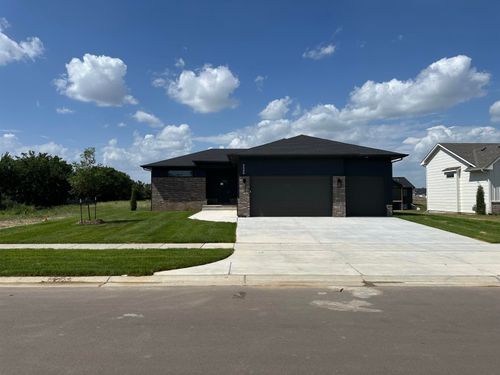 8880 E Bradford St, Wichita, KS, 67210 | Card Image
