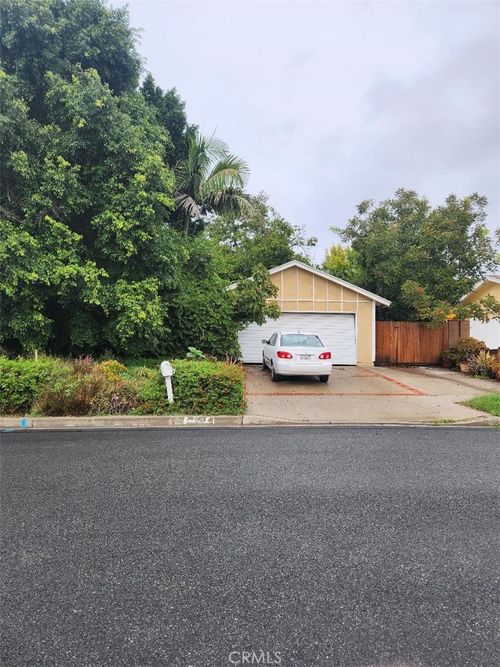 3297 Elmore St, Simi Valley, CA, 93063-2621 | Card Image