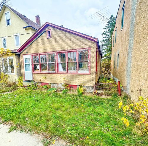 216 Central Ave Sw, Chisholm, MN, 55719-2044 | Card Image