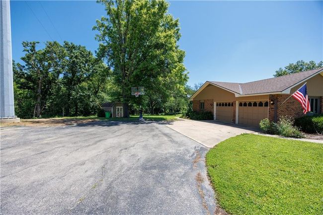 1836 N 4 Th St, House other with 5 bedrooms, 2 bathrooms and null parking in Neodesha KS | Image 33