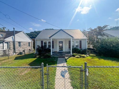 307 River St, Manchester, KY, 40962-1230 | Card Image