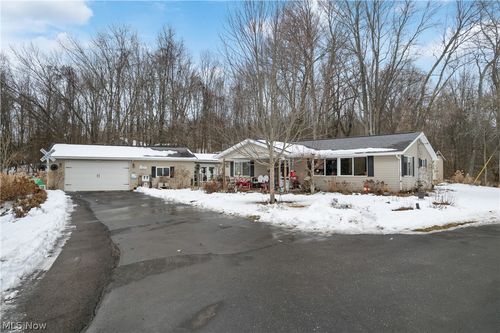 5039 Erie Ave Nw, Canal Fulton, OH, 44614-8503 | Card Image