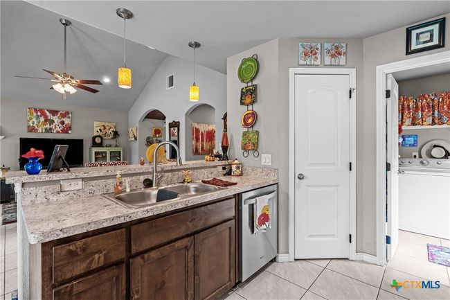 Kitchen | Image 19
