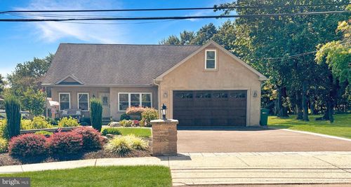 256 E Marshall Ave, Langhorne, PA, 19047-1606 | Card Image