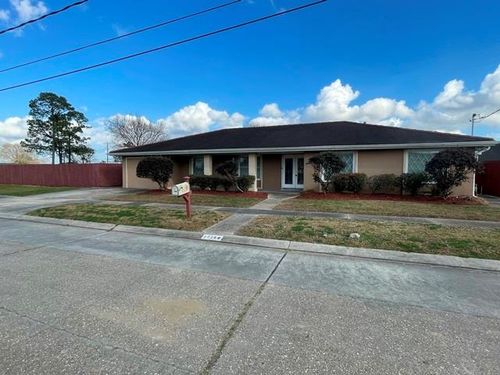 2225 Campagna Dr, Chalmette, LA, 70043-5716 | Card Image