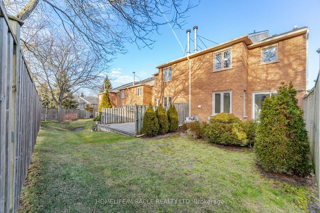 24 - 2 Huntingwood Ave, Condo with 4 bedrooms, 3 bathrooms and 2 parking in Dundas ON | Image 37