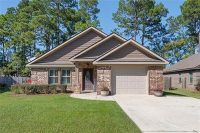 Lovely patio home on the market for the first time | Image 1