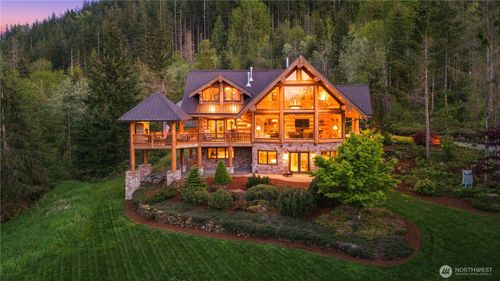 16323 Reserve Dr Se, North Bend, WA, 98045-9150 | Card Image