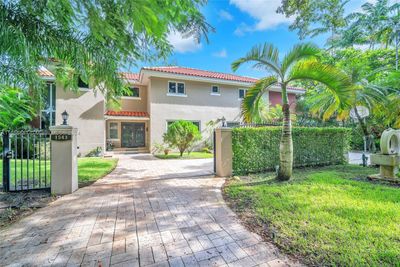 1543 Dorado Ave, House other with 3 bedrooms, 3 bathrooms and null parking in Coral Gables FL | Image 3