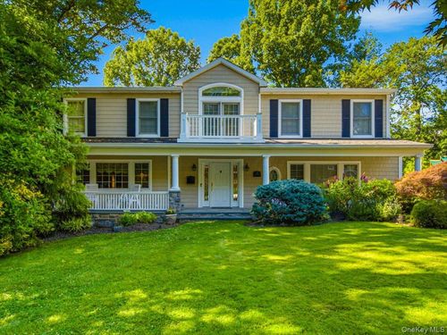 30 Woodland Road, North Hempstead, NY, 11576 | Card Image