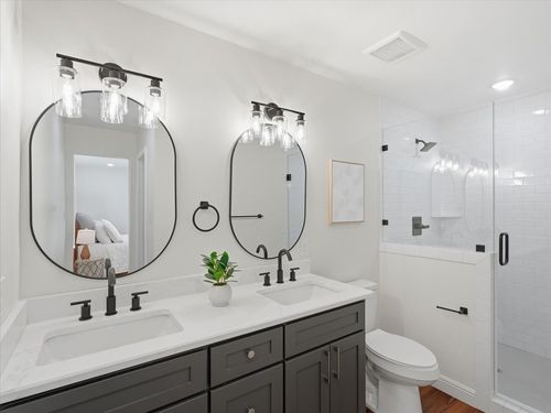 810 Cordell St, Denton, TX, 76201-2670 | Card Image