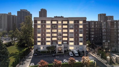 apt-7d-8120 E Jefferson Ave, Detroit, MI, 48214-2665 | Card Image