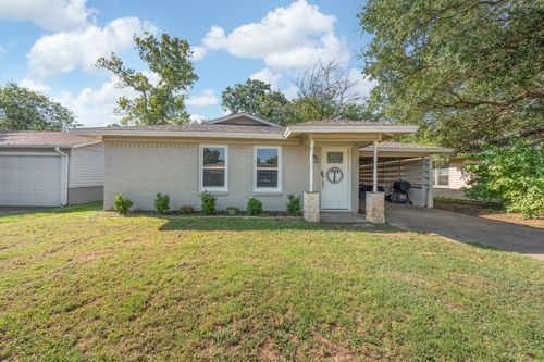 809 Phillips St, Cleburne, TX, 76033-6433 | Card Image