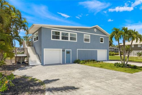 131 Gulf Island Dr, FORT MYERS BEACH, FL, 33931-3827 | Card Image
