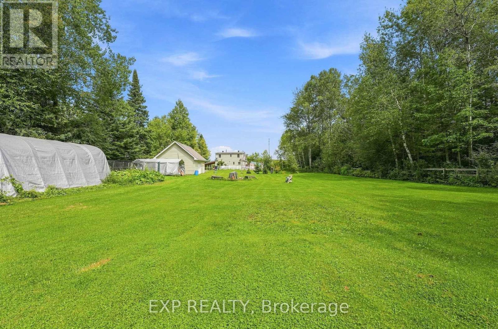 Residential in Georgina (Sutton & Jackson's Point) 3