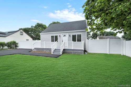 74 Glenmore Ave, Central Islip, NY, 11722-1913 | Card Image