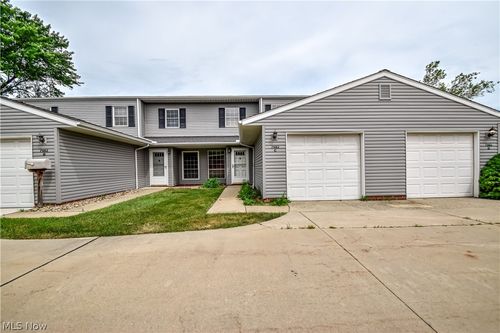 c-7982 Colonial Dr, Mentor, OH, 44060-9374 | Card Image
