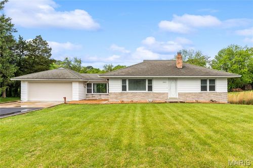 3951 Highland Rd, Fairview Heights, IL, 62208-1024 | Card Image