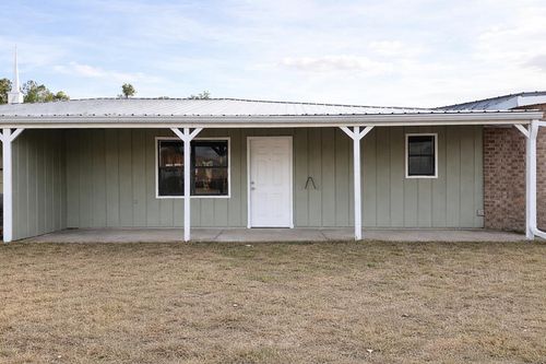 7 Railroad St, Adrian, GA, 31002-4700 | Card Image