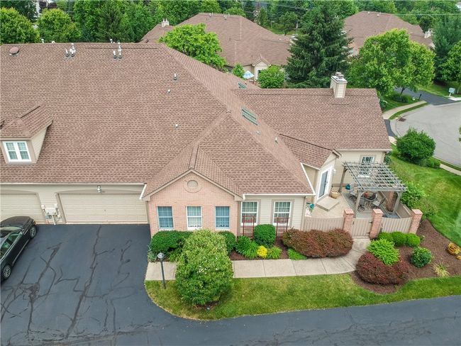 135 Linden Ct, Condo with 3 bedrooms, 3 bathrooms and 2 parking in Seven Fields PA | Image 5