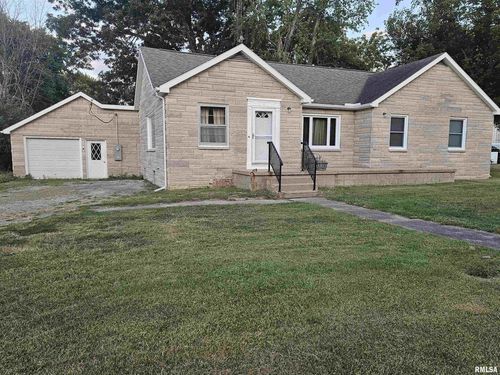 305 N Main St, Wayne City, IL, 62895-0477 | Card Image