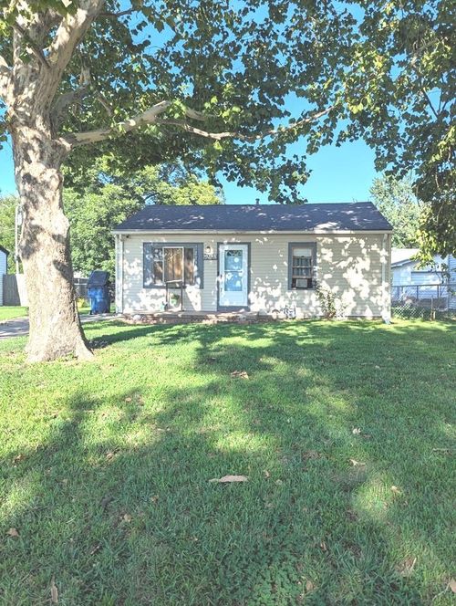 224 N Maynard Ave, Haysville, KS, 67060-1343 | Card Image