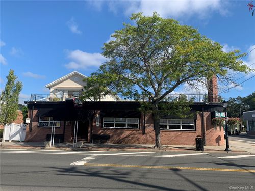 361 Main St, Center Moriches, NY, 11934-3525 | Card Image