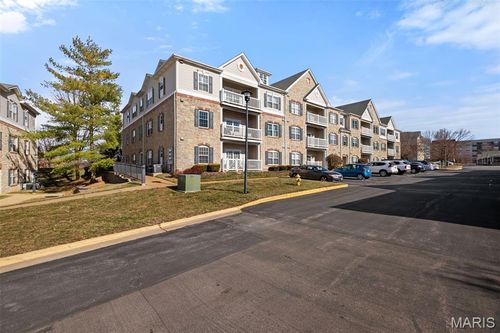 apt-307-1 Monarch Trace Ct, Chesterfield, MO, 63017-4618 | Card Image