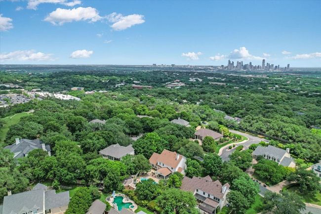 1208 Verdant Way, House other with 4 bedrooms, 3 bathrooms and 4 parking in Austin TX | Image 35
