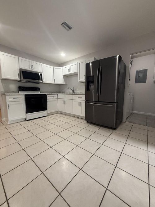 231 Evernia St, Jupiter, FL, 33458-4914 | Card Image