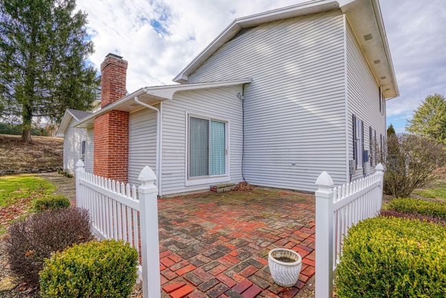 416 Crestview Dr Ne, House other with 4 bedrooms, 3 bathrooms and null parking in Lancaster OH | Image 7