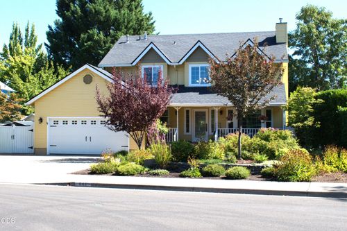 640 Carriage Ln, Jacksonville, OR, 97530-9772 | Card Image