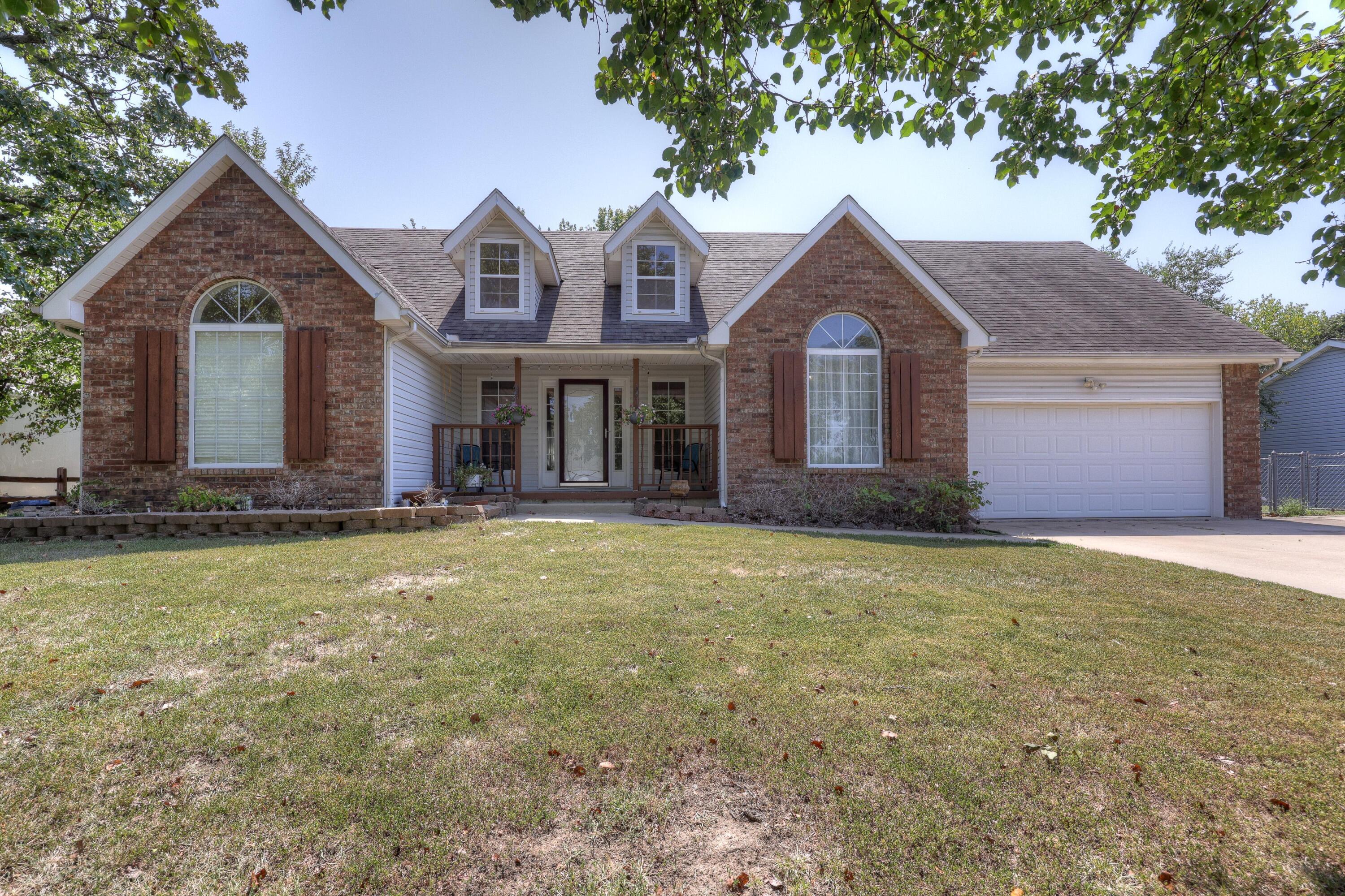White Oak Dr, Joplin, MO 64801