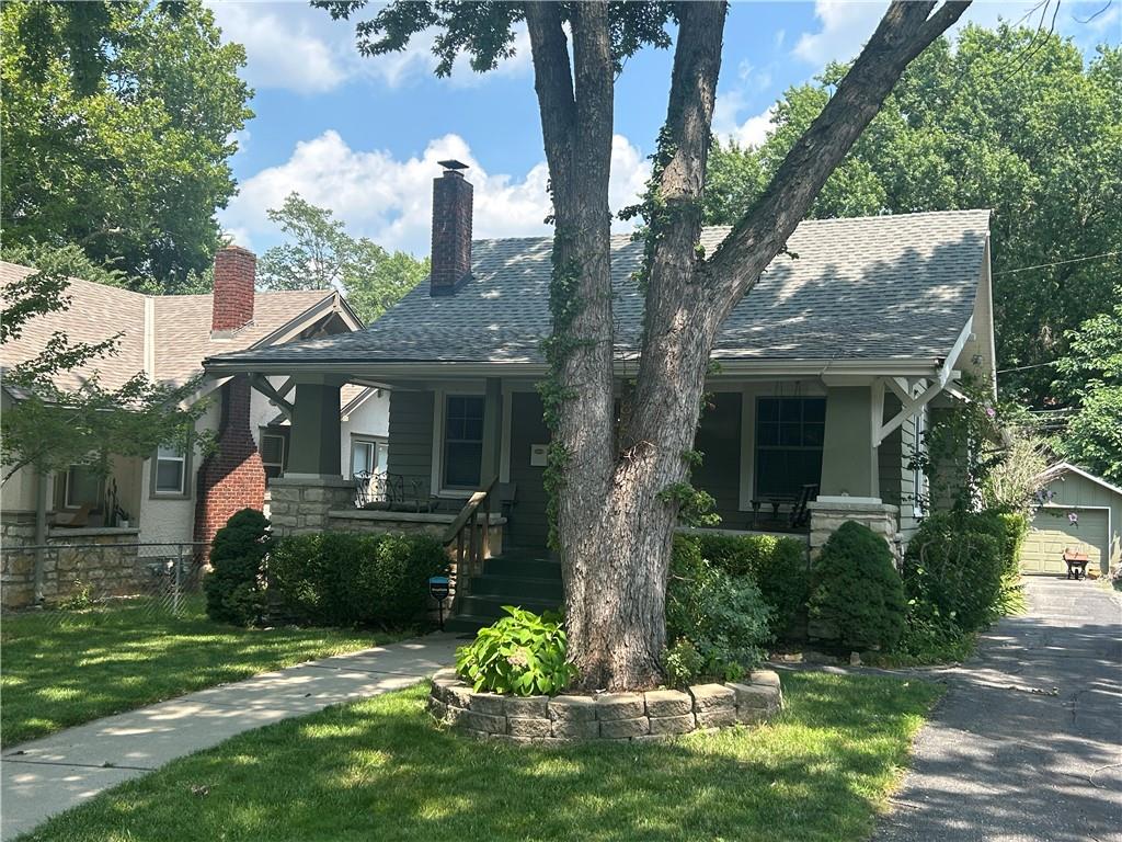 Holmes St, Kansas City, MO 64110