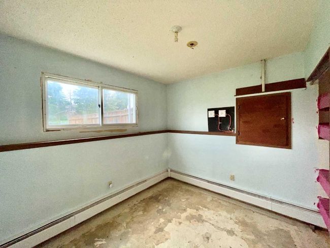 5044 50 St, House other with 4 bedrooms, 2 bathrooms and 4 parking in Islay AB | Image 8