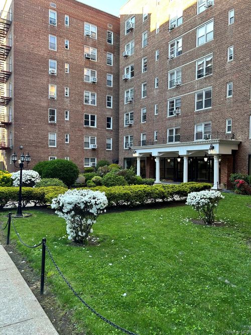 6e-105-37 64th Ave, Forest Hills, NY, 11375-1671 | Card Image
