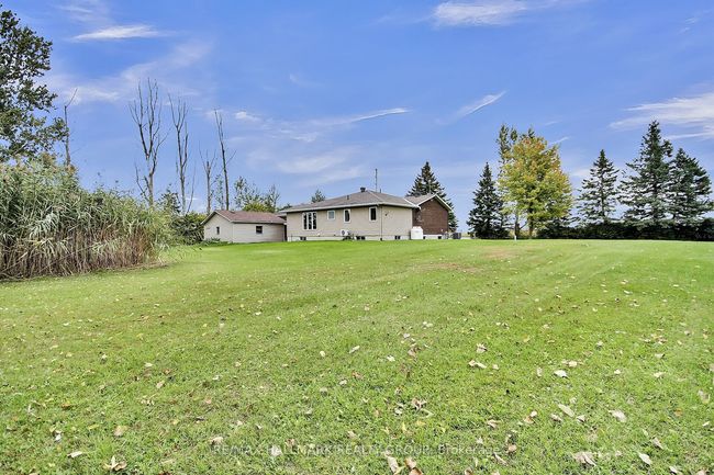 8441 Mitch Owens Rd, House other with 3 bedrooms, 3 bathrooms and 8 parking in Edwards ON | Image 26